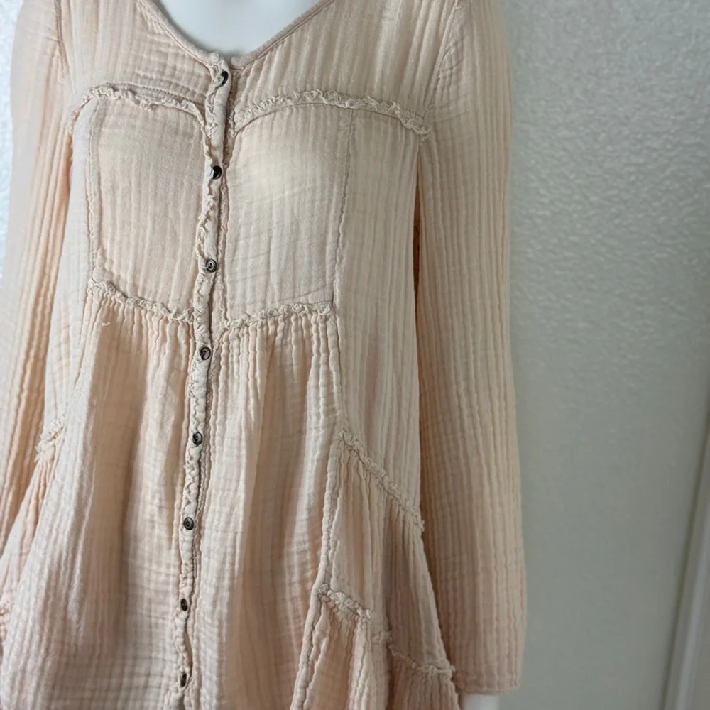 Free People Cream Button-Down Blouse Size Large. E19